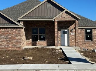 641 Blunt Ave, Prairie Grove, AR 72753