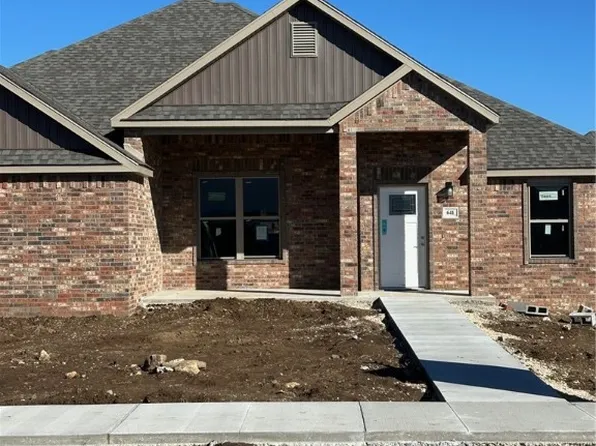 641 Blunt Ave, Prairie Grove, AR 72753