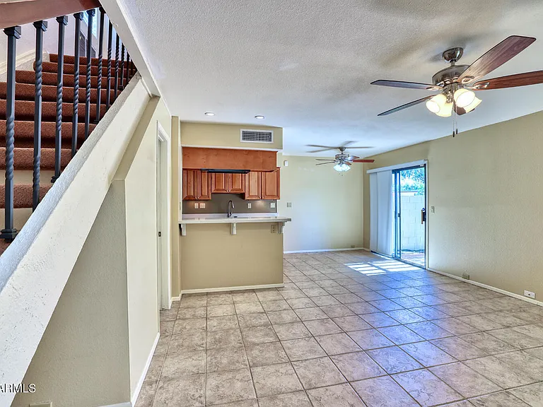 4809 E Euclid Ave #2 — Photo 2