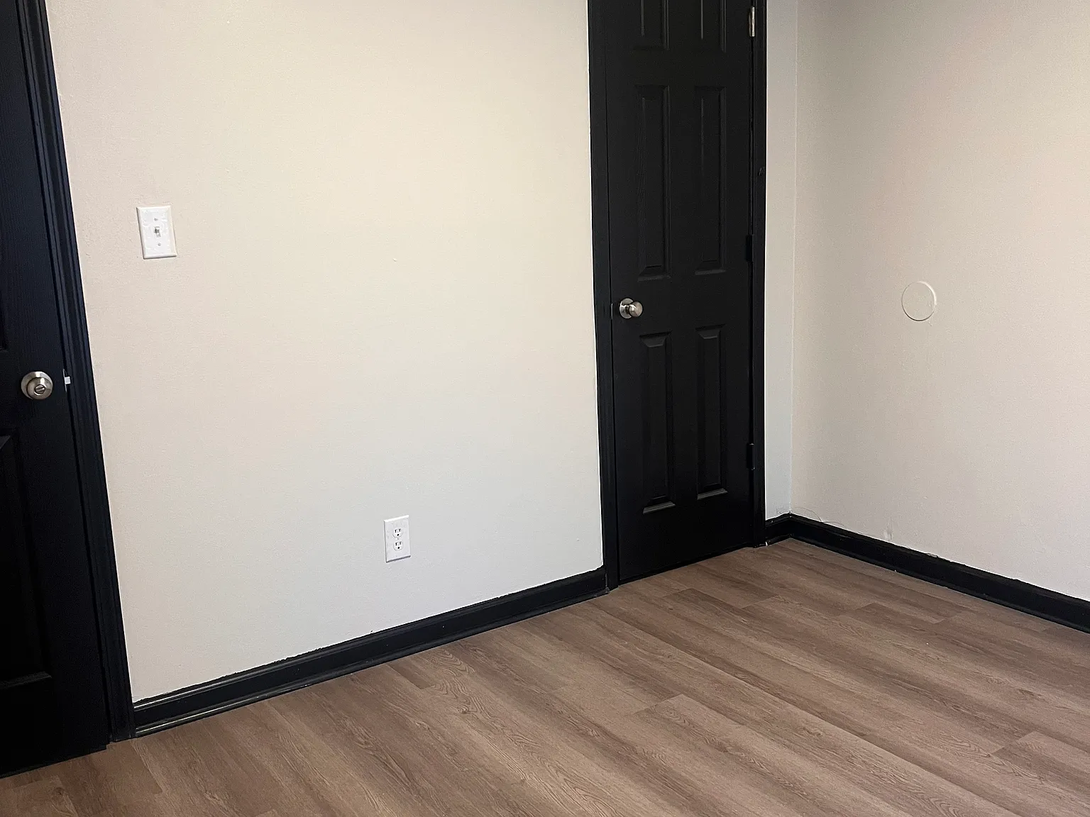 3 bed, 984 sqft, $1,300 — Photo 4
