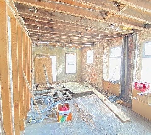 4th image of 1824 Westwood Ave