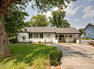 111 Sunset Dr, Harriman, TN 37748