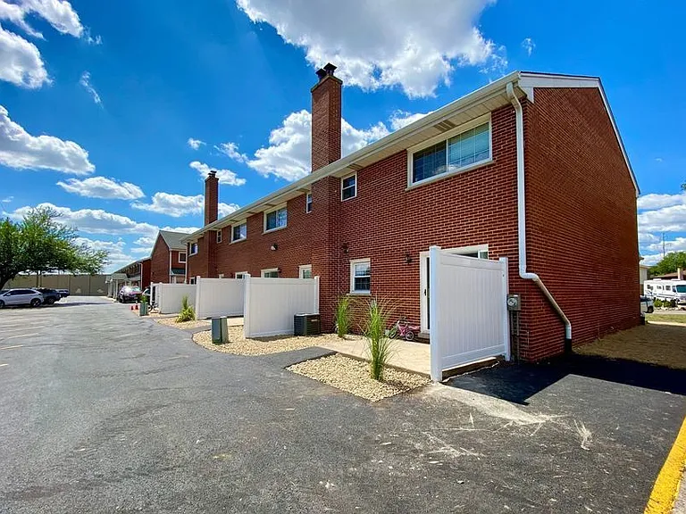 3021 Lynn Ct #A — Photo 2