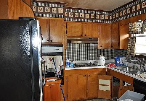 2nd image of 1011 S Dogwood Dr