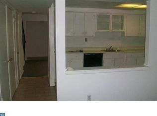 14 Vernon Ct, Sicklerville, NJ 08081