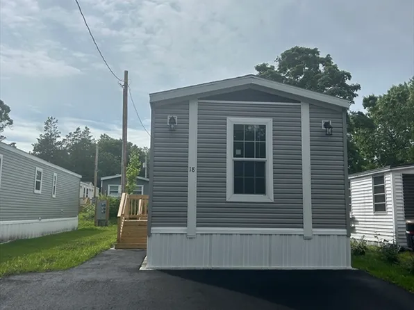 18 Upton St, North Billerica, MA 01862