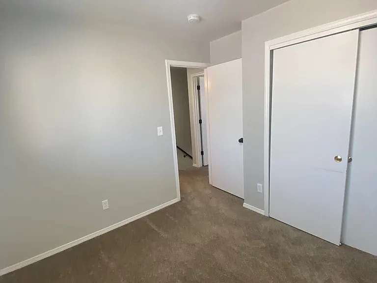 1207 S Ivy St — Photo 30