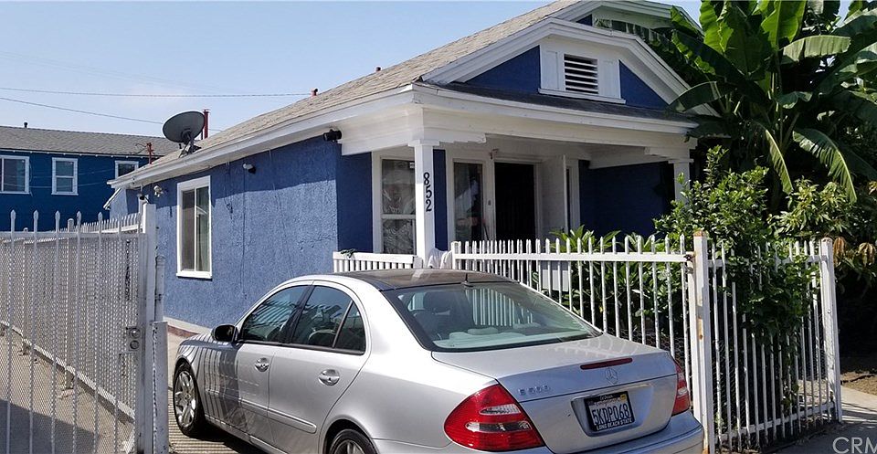 1st image of 852 W Florence Ave