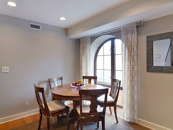 4th image of 401 Hicks St APT B6b