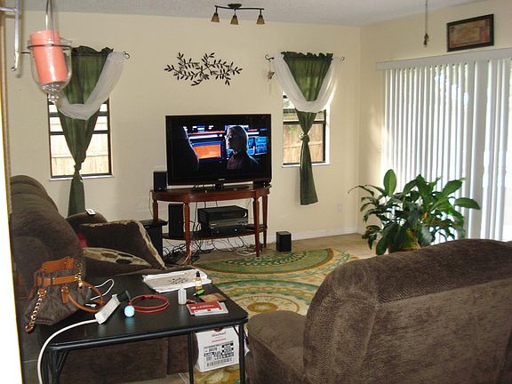 Large Family room /dining