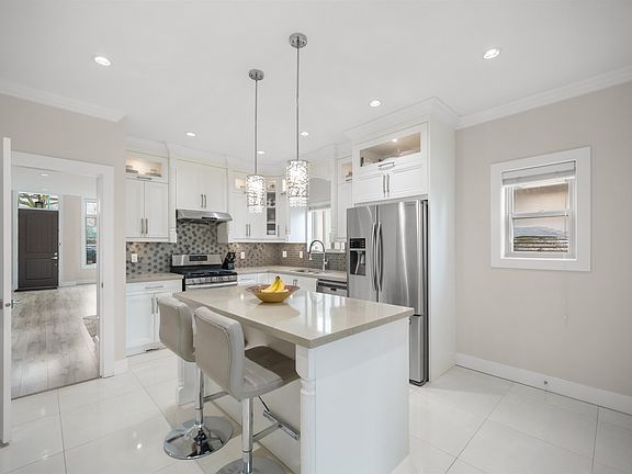 3rd image of 4986 Inman Ave