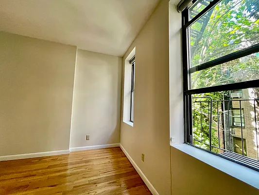 Rented by Compass | media 9