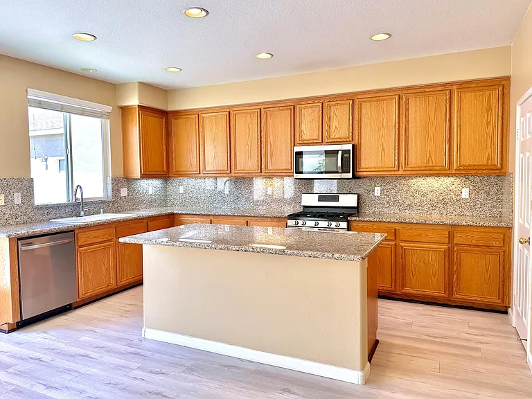 40285 Balboa Dr — Photo 8