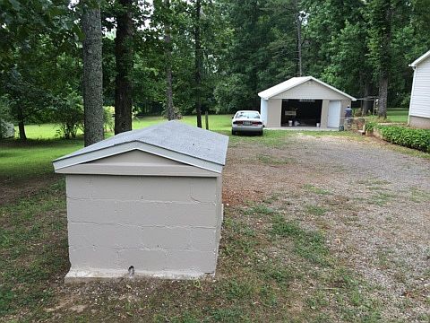 well house, driveway, garage