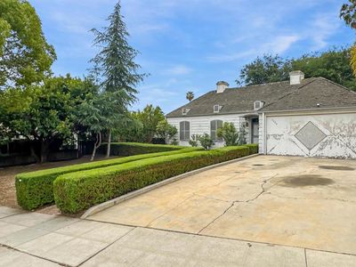 2225 Hillhurst Ave, Los Angeles, CA, 90027