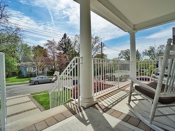 3rd image of 37 Outerbridge Ave