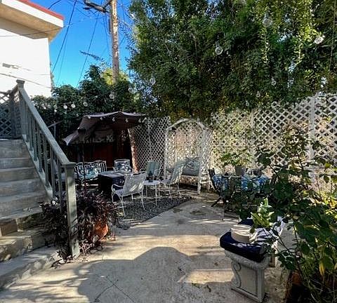 4th image of 936 N La Jolla Ave #1/2