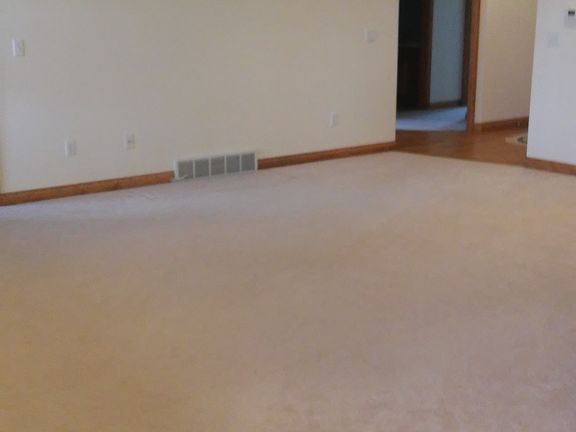 4th image of 3115 Creekwood Cir