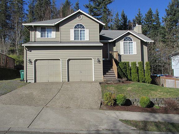 2nd image of 546 SE Beaver Creek Ln