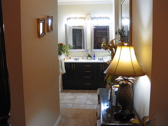 Master Bathroom 1st floor