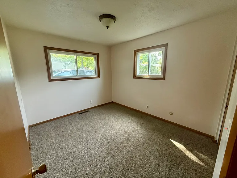 137 Main Ct — Photo 10
