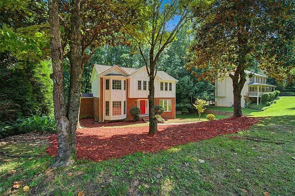 4 bed, 2.5 bath, 2228 sqft, $2,900 — Photo 4