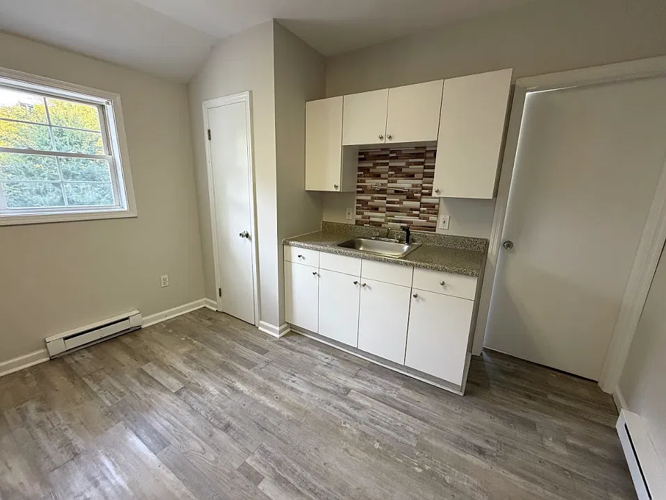 1 bed, 675 sqft, $895 — Photo 2