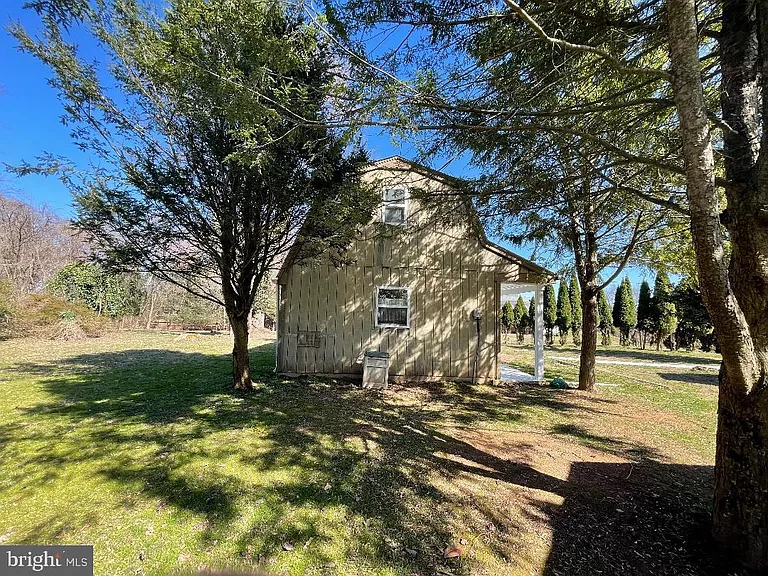 624D Walker Rd — Photo 11