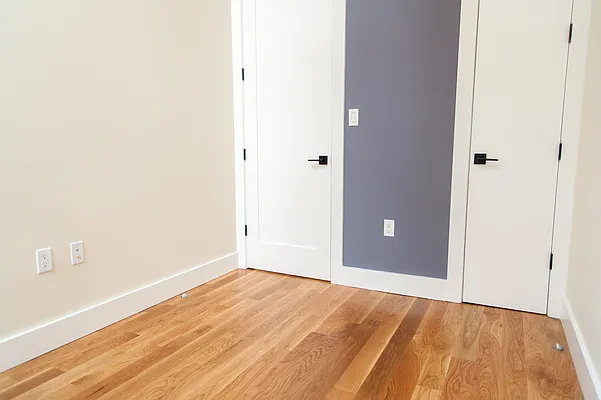 Rented by Nooklyn NYC LLC | media 100