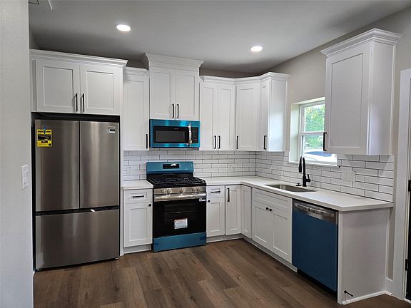 2nd image of 7830 Woodlyn Rd #B