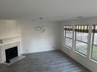 4002 Barlow Dr, Round Rock, TX 78681