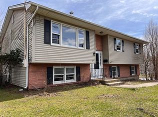 6 Mermaid Rd, Middletown, NY 10940