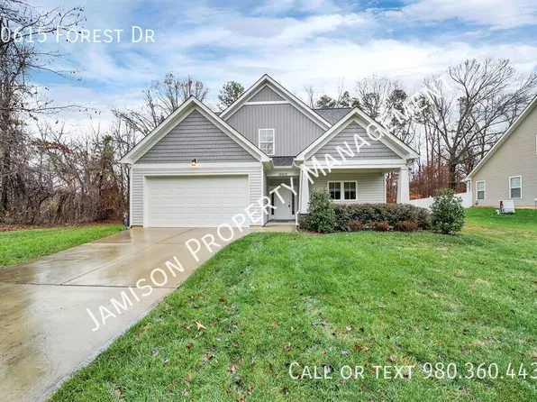 10615 Forest Dr, Matthews, NC 28105