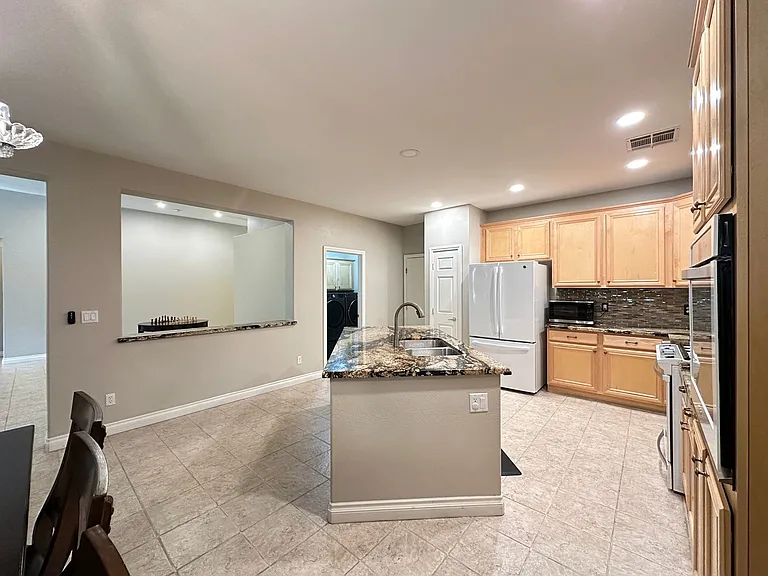 10697 Bonnyhill St — Photo 12