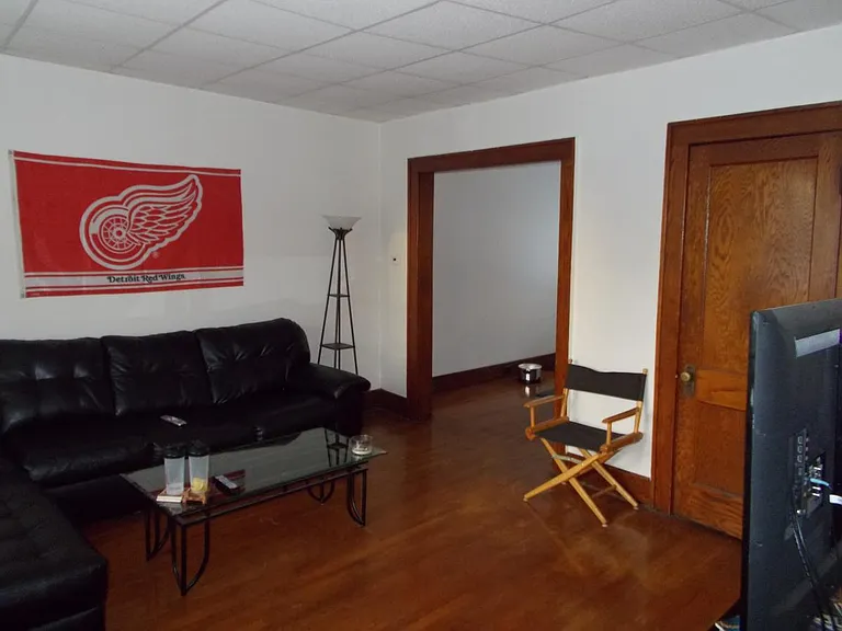 1107 S Lafayette Ave — Photo 2