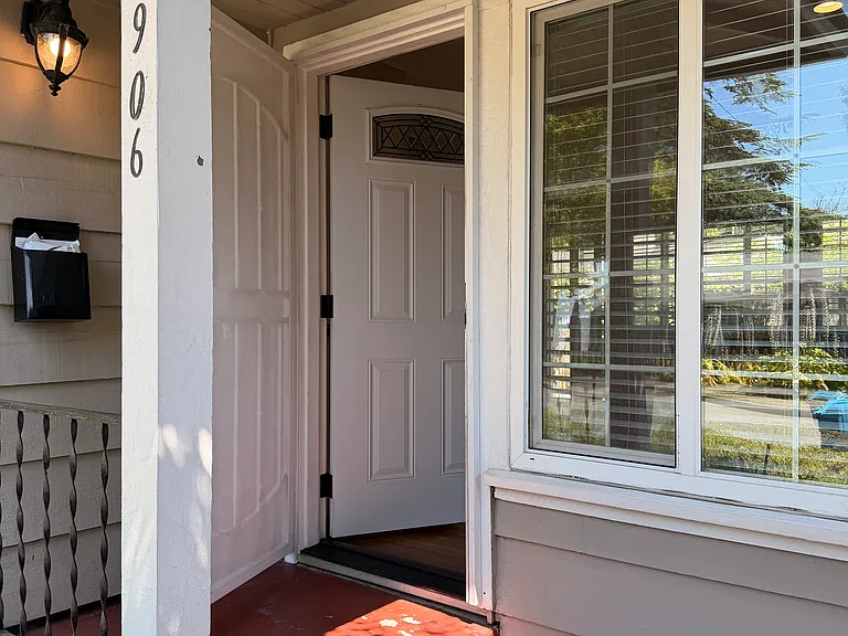 1906 Diamond Ct — Photo 6