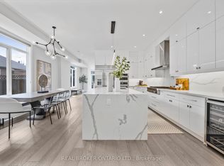 9 A Maple Ave N, Mississauga, ON L5H 2R9