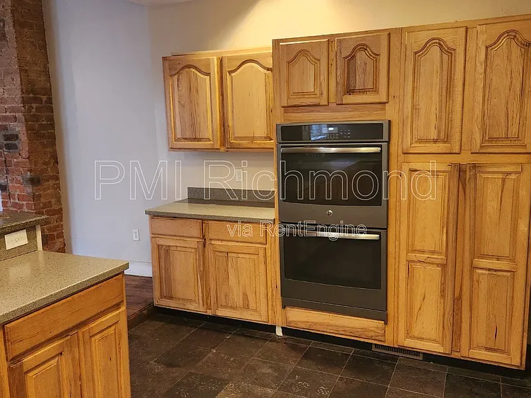 411 S Laurel St — Photo 8