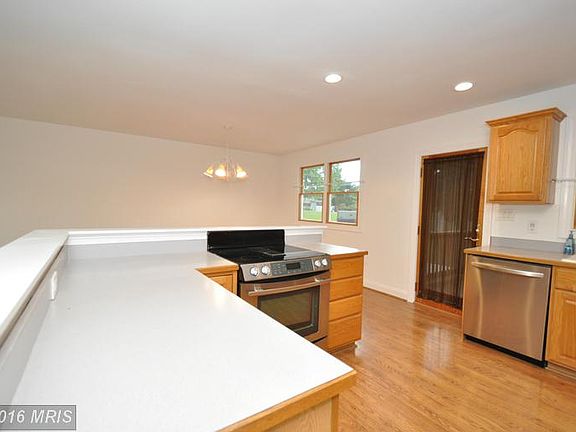 3rd image of 3906 Belleguard Ct