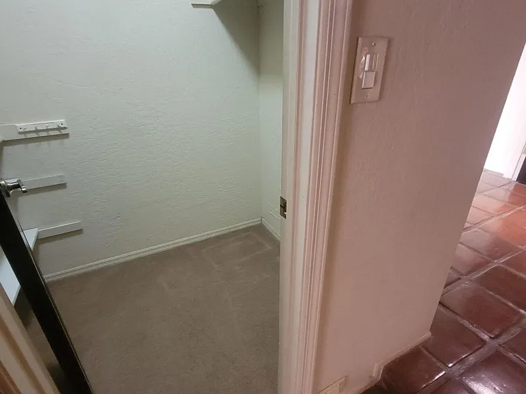 220 E Aster Dr — Photo 19
