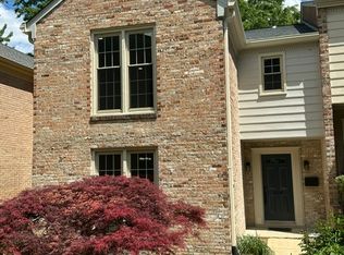 1954 Hopewood Dr, Falls Church, VA 22043