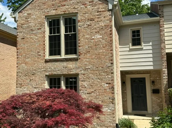 1954 Hopewood Dr, Falls Church, VA 22043