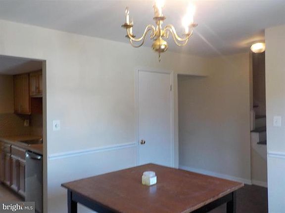 3rd image of 111 Oak Dr