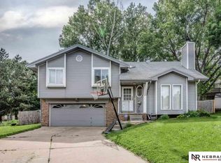 8816 N 82nd St, Omaha, NE 68122
