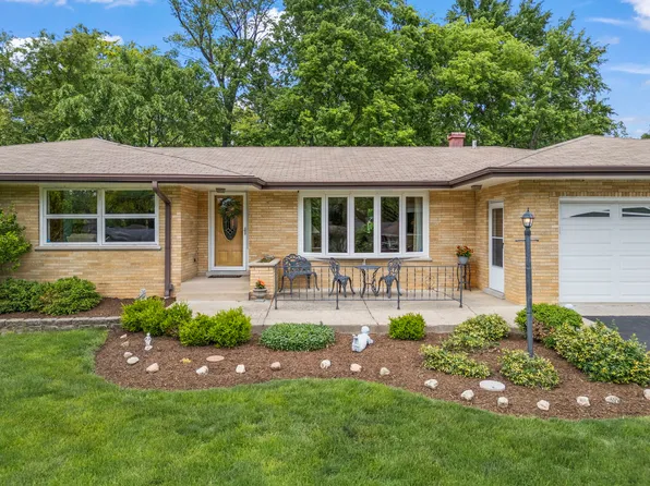 714 80th St, Downers Grove, IL 60516