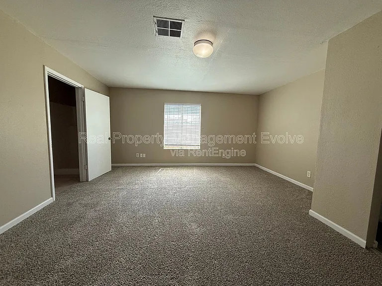 2950 E Mobile Ln — Photo 11