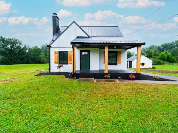 131 Struthers Coitsville Rd, Lowellville, OH 44436