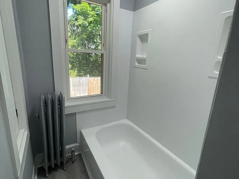 124-126 Appleton Ave — Photo 11