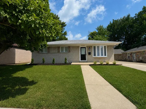 22327 Gordon Rd, Saint Clair Shores, MI 48081