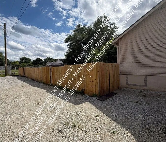 4396 Springfield St — Photo 35